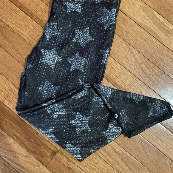 Terez star Capri length leggings, size M, EUC - Picture 5 of 6